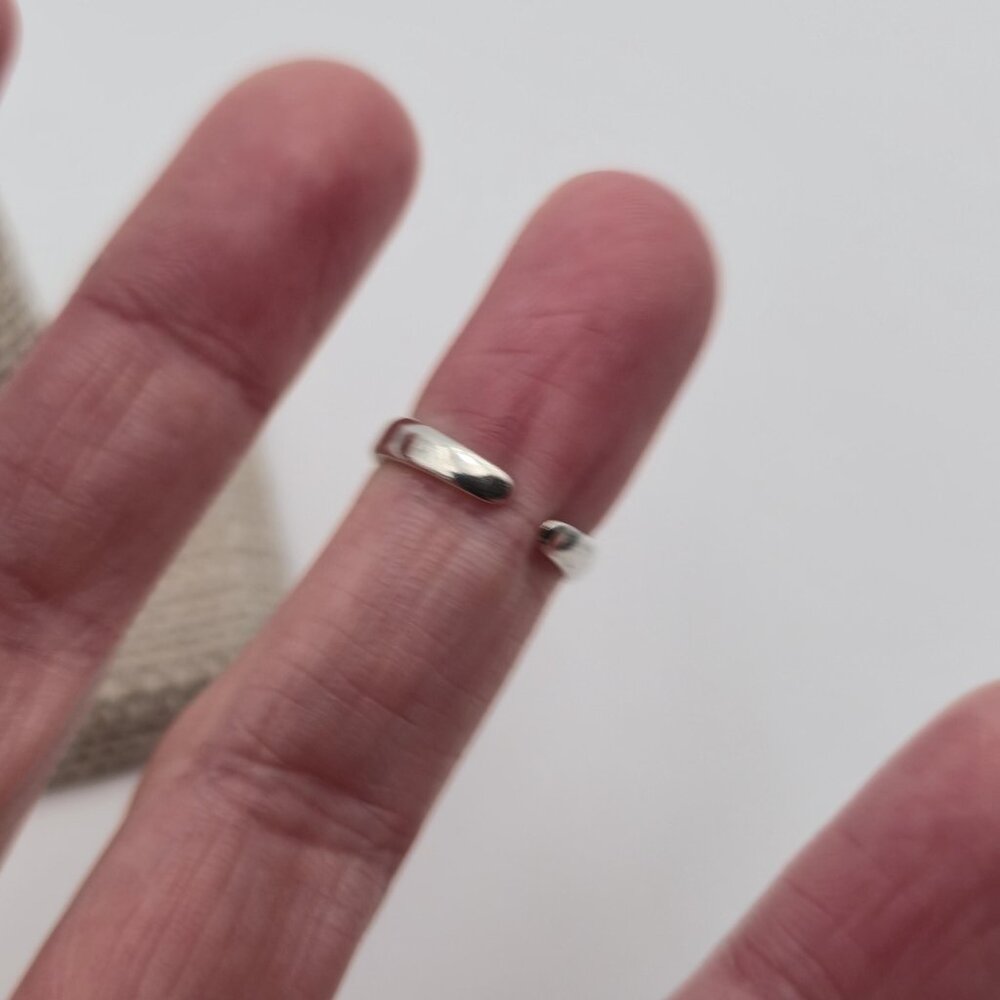 Size 3 Sterling Silver Adorable Single Flower Toe Band Ring A4195 - Picture 4 of 8